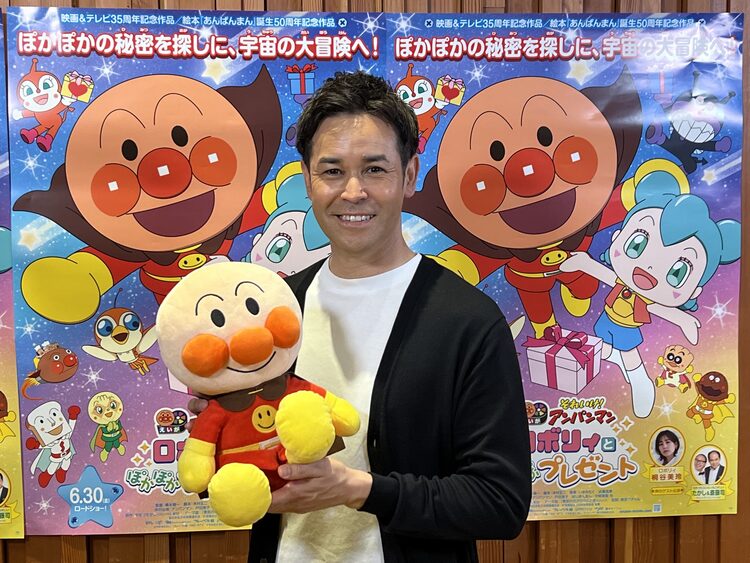 映画「アンパンマン」声優にラルフ鈴木アナ、「ファミリーの一員だと思っています!」 漫画全巻ドットコム